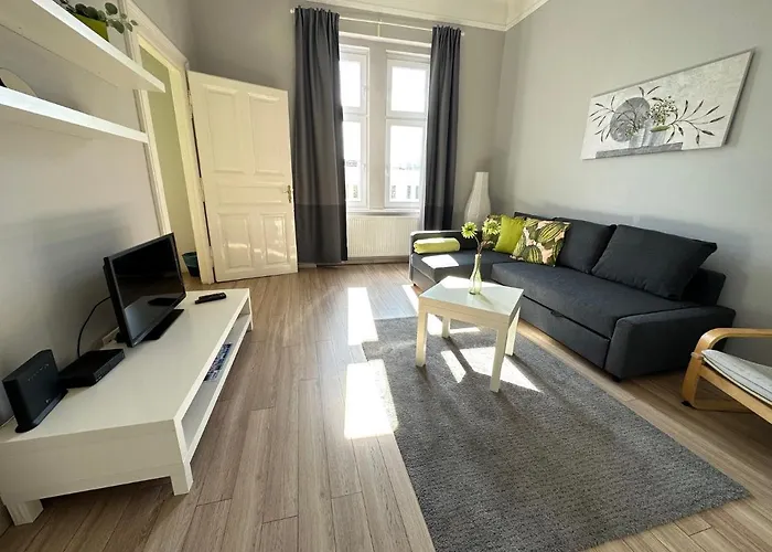 ORANGEHOMES One Bedroom Cozy Apartment
